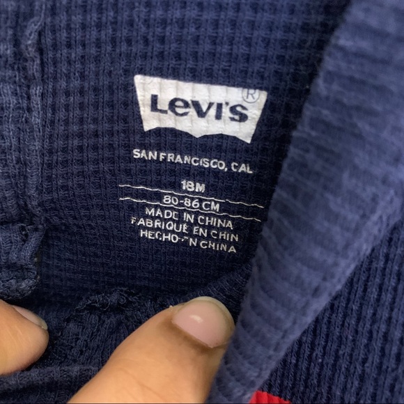 Levi’s- Navy Blue Long Sleeve Onesie size 18M - Picture 12 of 13